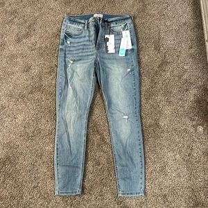 Studio Blue Kelly High Rise Crop Jean